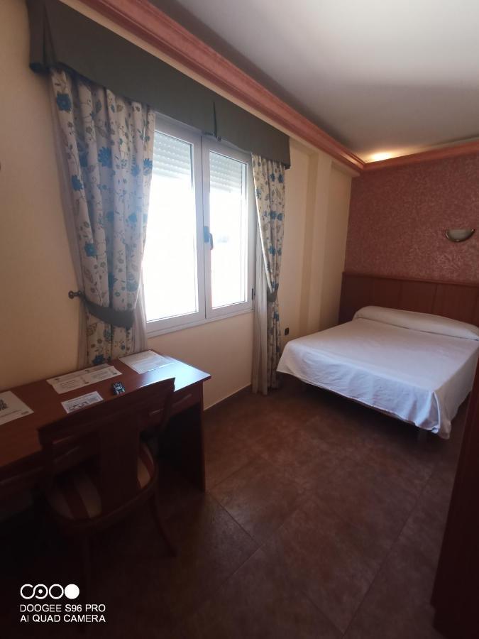 Hotel Real De Castilla Tordesillas Kültér fotó