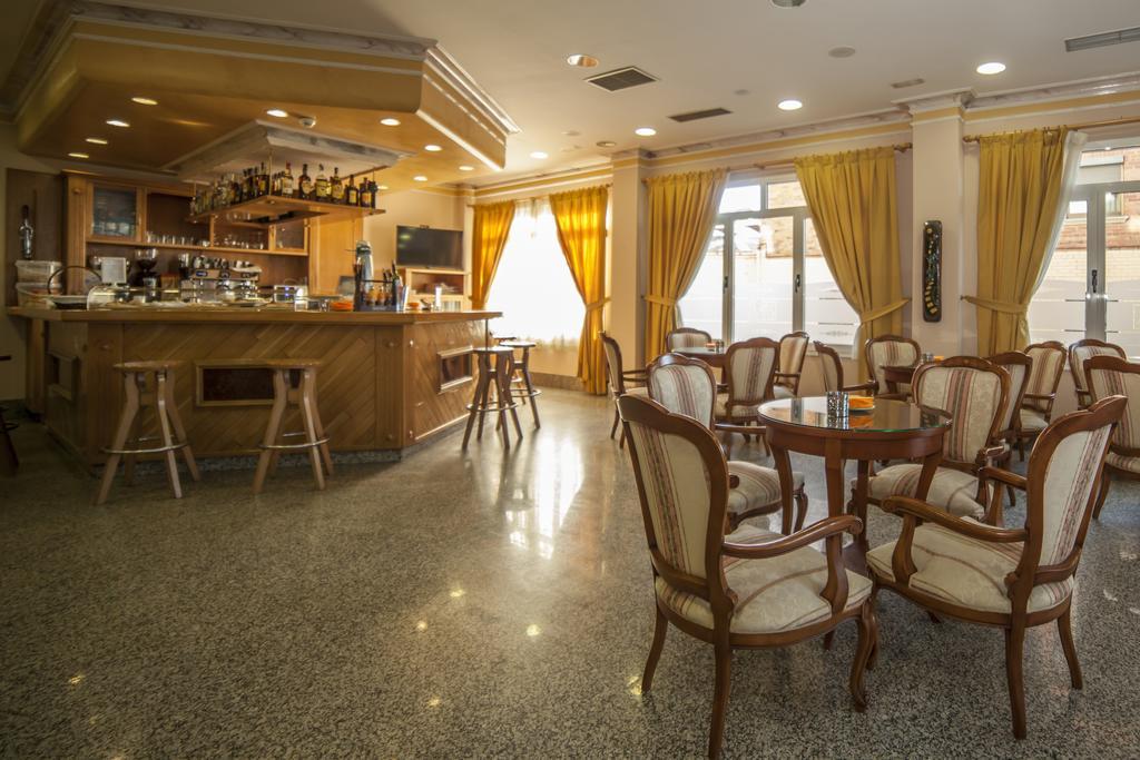 Hotel Real De Castilla Tordesillas Kültér fotó