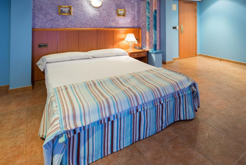 Hotel Real De Castilla Tordesillas Szoba fotó