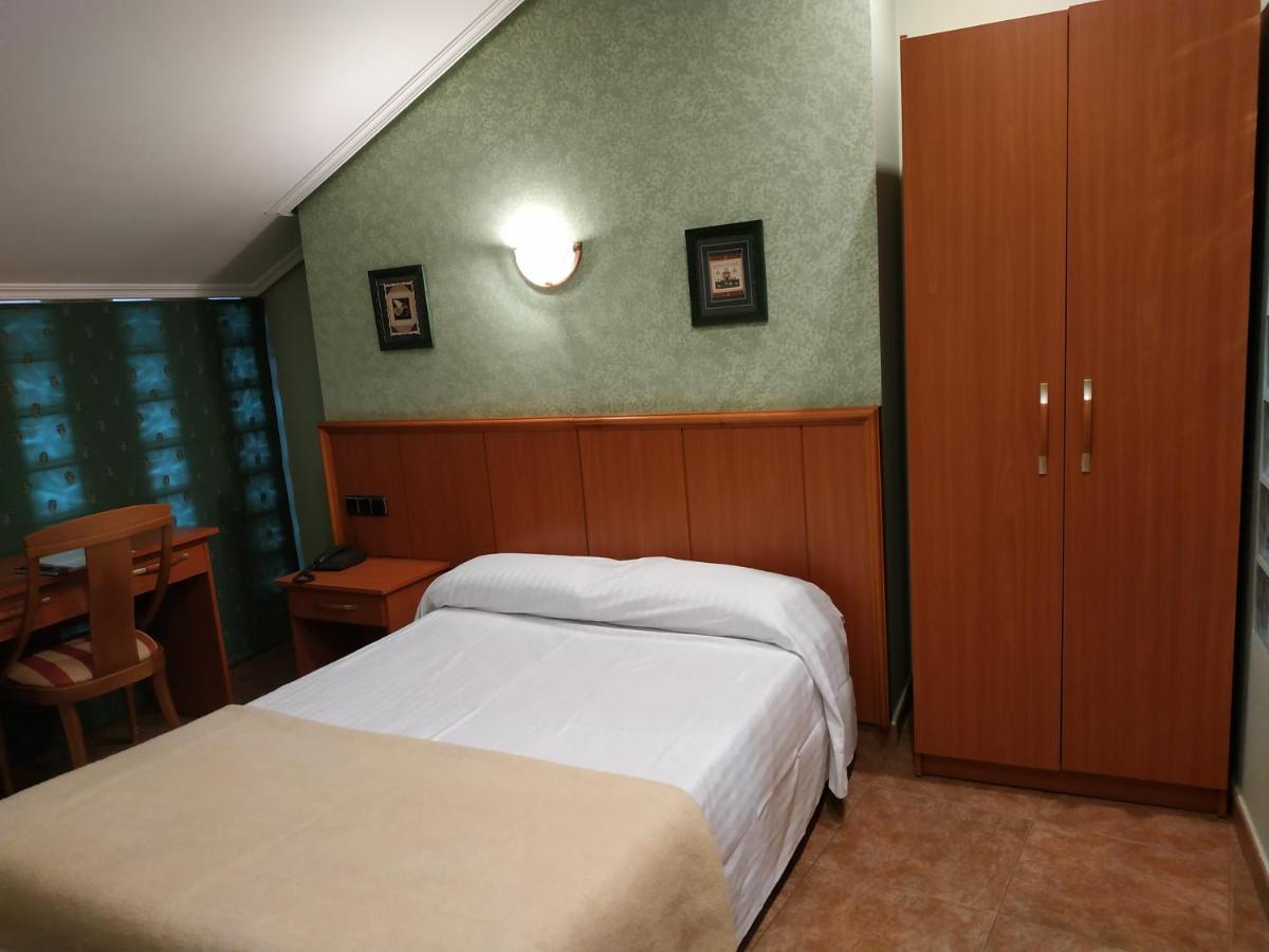 Hotel Real De Castilla Tordesillas Kültér fotó