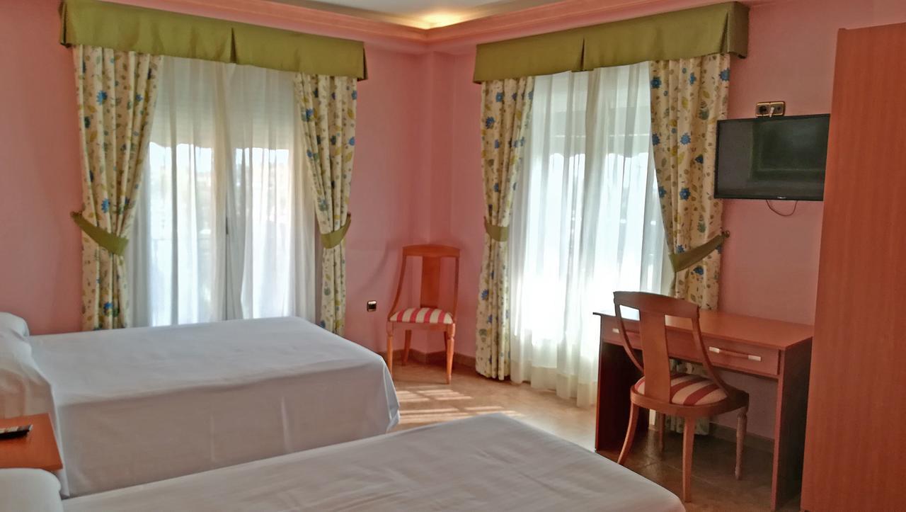 Hotel Real De Castilla Tordesillas Kültér fotó