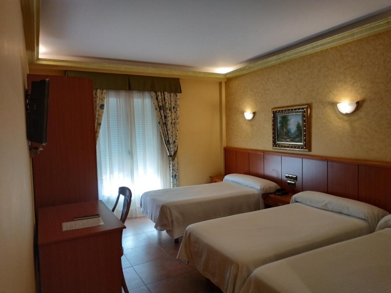 Hotel Real De Castilla Tordesillas Kültér fotó