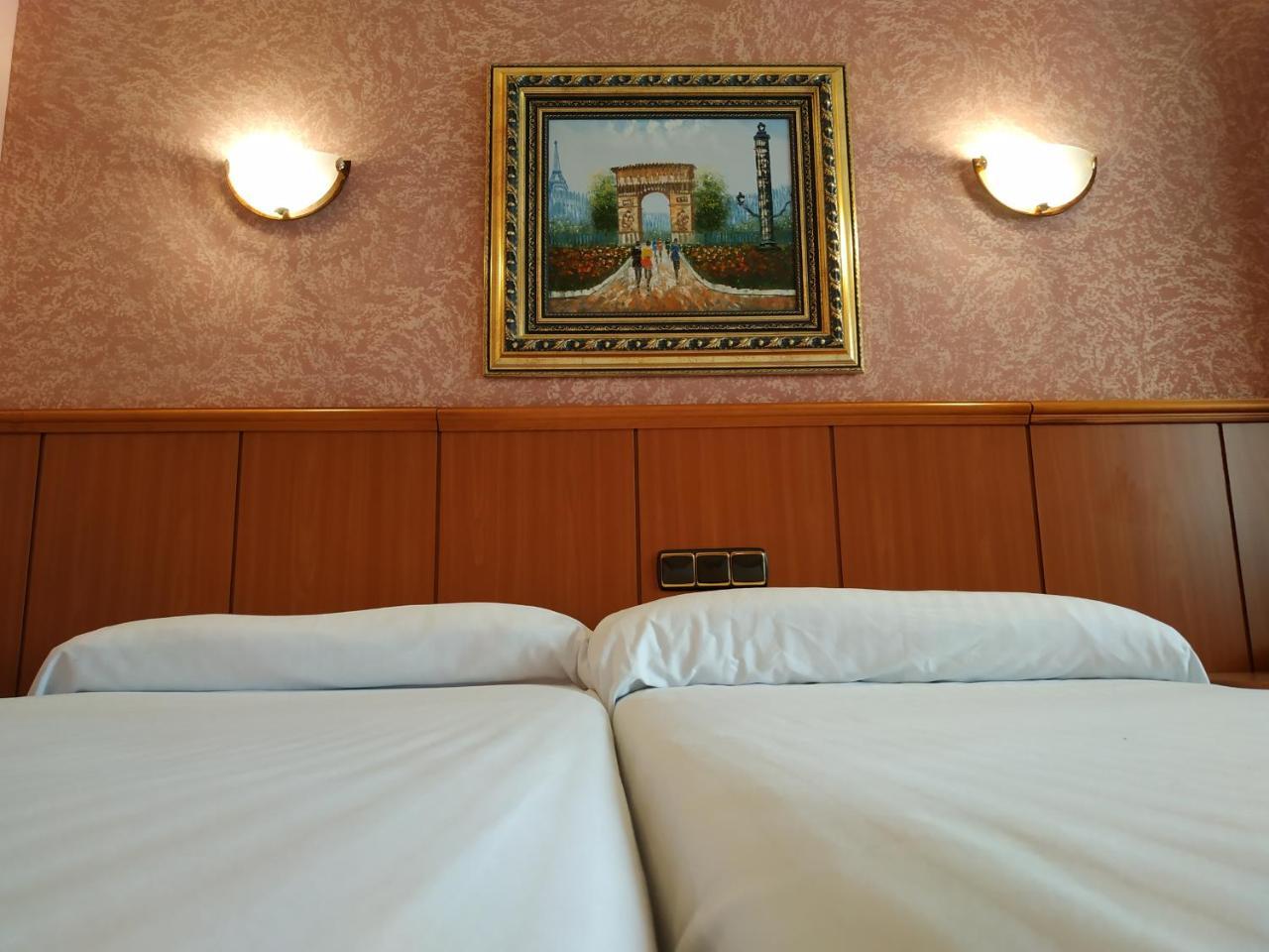 Hotel Real De Castilla Tordesillas Kültér fotó