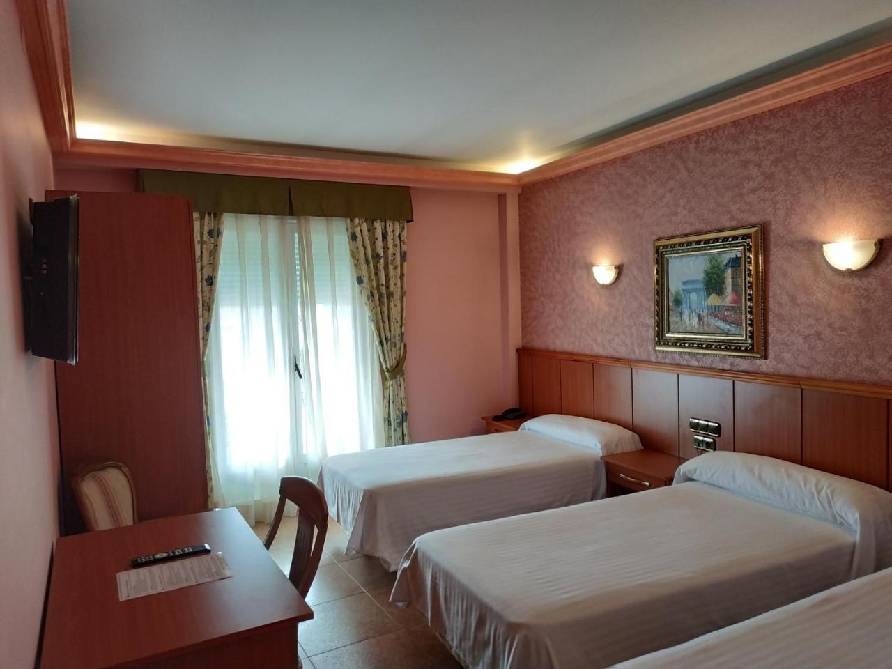 Hotel Real De Castilla Tordesillas Kültér fotó