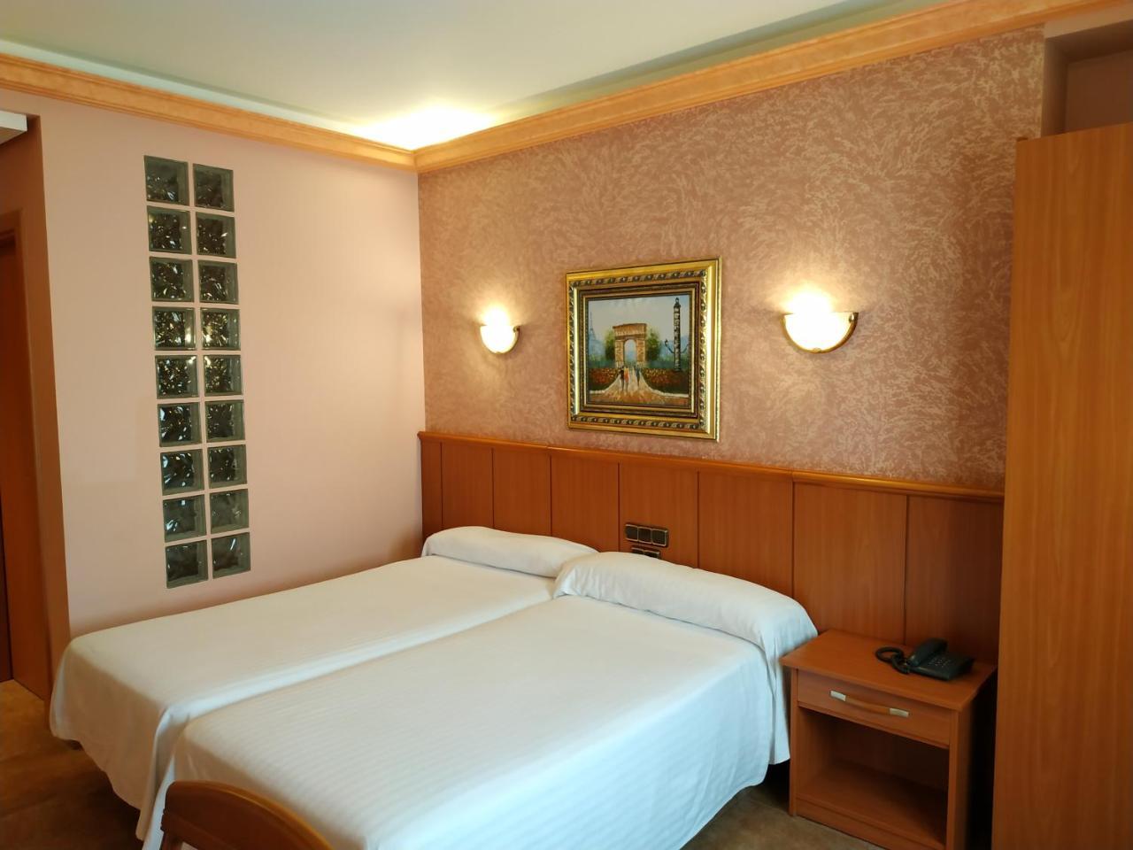 Hotel Real De Castilla Tordesillas Kültér fotó